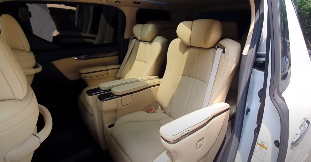 Toyota ALPHARD Executive Lounge Hybrid 2024 Best Review