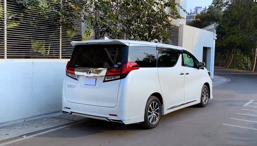 Toyota ALPHARD Executive Lounge Hybrid 2024 Best Review