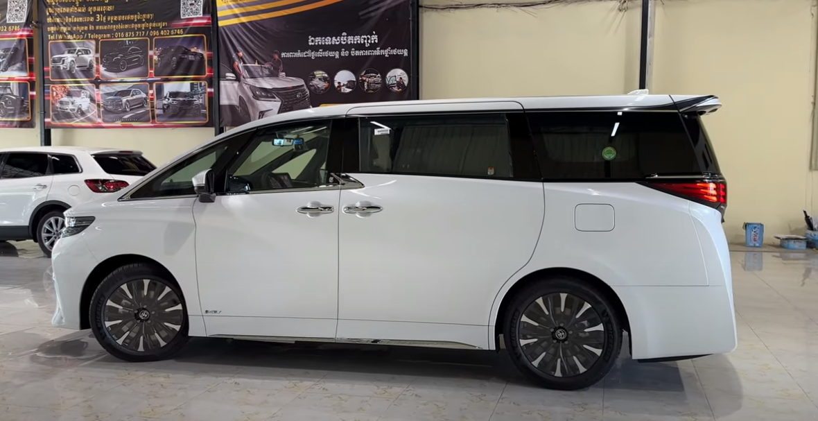 Toyota ALPHARD Executive Lounge Hybrid 2024 Best Review