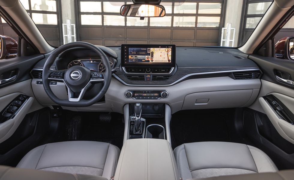 2024 Nissan Altima interior