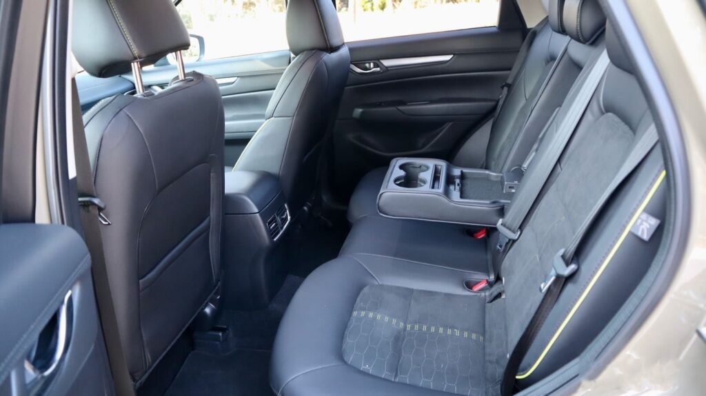 Mazda CX 5 interior 2024