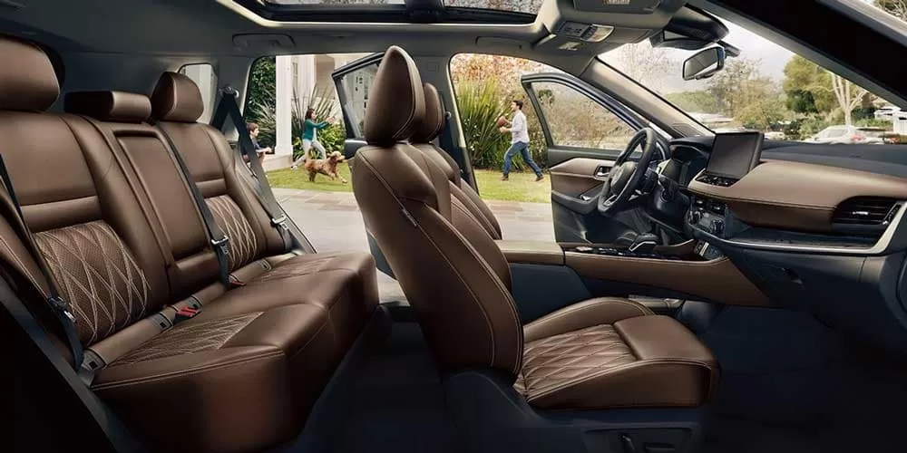 2024 Nissan Rogue interior 